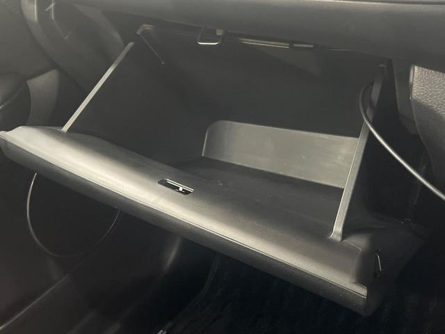 ヴェゼル ハイブリッドＺ・ホンダセンシング　４ＷＤ　純正ナビ　バックカメラ　寒冷地仕様　ホンダセンシング　レーダークルーズ　禁煙車　ハーフレザーシート　シートヒーター　コーナーセンサー　ＬＥＤヘッド　ビルトインＥＴＣ　純正１７インチアルミ（56枚目）