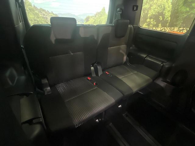 ヴォクシー ＺＳ　煌ＩＩ　４ＷＤ　モデリスタエアロ　両側電動ドア　純正ナビ　バックカメラ　セーフティセンス　ＬＥＤヘッド　ビルトインＥＴＣ　クルコン　純正１６インチアルミ　オートハイビーム　車線逸脱警報　オートライト（10枚目）