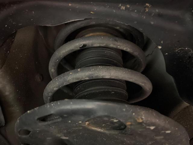 ヴォクシー ＺＳ　煌ＩＩ　４ＷＤ　モデリスタエアロ　両側電動ドア　純正ナビ　バックカメラ　セーフティセンス　ＬＥＤヘッド　ビルトインＥＴＣ　クルコン　純正１６インチアルミ　オートハイビーム　車線逸脱警報　オートライト（20枚目）