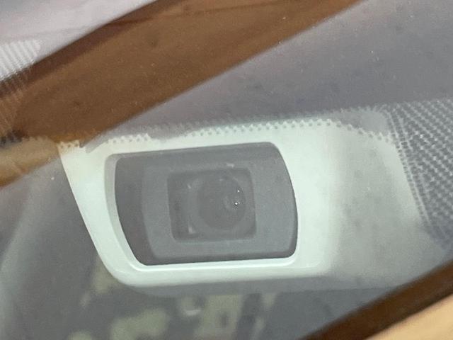 ＸＶ アドバンス　４ＷＤ　純正８型ナビ　サイド＆バックカメラ　アイサイト　レーダークルーズ　禁煙車　電動リアゲート　ハーフレザーシート　ドラレコ　コーナーセンサー　スマートキー　ＬＥＤヘッド　オートエアコン（6枚目）