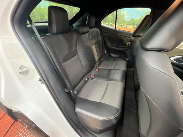 ヤリスクロス ハイブリッドZ 全周囲カメラ セーフティセンス レーダークルーズ 禁煙車 ハーフレザーシート パワーシート シートヒーター コーナーセンサー LEDヘッド ETC 純正18インチアルミ(9枚目)