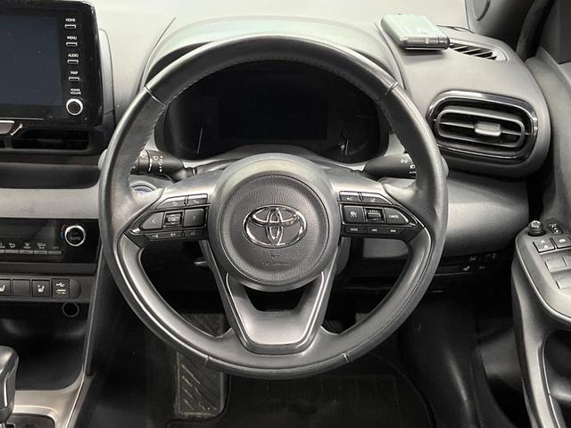 ヤリスクロス ハイブリッドZ 全周囲カメラ セーフティセンス レーダークルーズ 禁煙車 ハーフレザーシート パワーシート シートヒーター コーナーセンサー LEDヘッド ETC 純正18インチアルミ(11枚目)