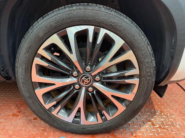 ヤリスクロス ハイブリッドZ 全周囲カメラ セーフティセンス レーダークルーズ 禁煙車 ハーフレザーシート パワーシート シートヒーター コーナーセンサー LEDヘッド ETC 純正18インチアルミ(28枚目)