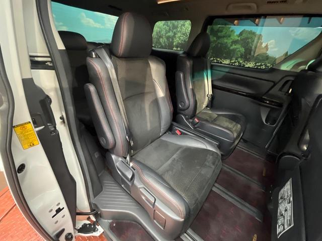 ヴェルファイア ２．４Ｚ　ゴールデンアイズ　純正ナビ　フリップダウンモニター　全周囲カメラ　両側電動ドア　禁煙車　電動リアゲート　ハーフレザーシート　コーナーセンサー　スマートキー　ＨＩＤヘッド　ＥＴＣ　クルコン（9枚目）