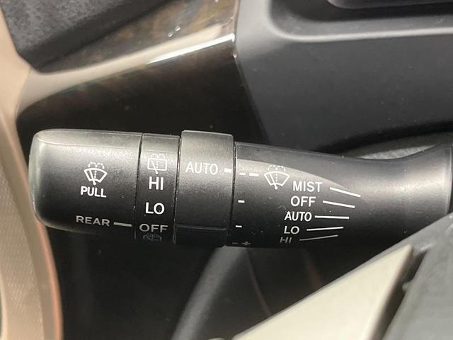 ヴェルファイア ２．４Ｚ　ゴールデンアイズ　純正ナビ　フリップダウンモニター　全周囲カメラ　両側電動ドア　禁煙車　電動リアゲート　ハーフレザーシート　コーナーセンサー　スマートキー　ＨＩＤヘッド　ＥＴＣ　クルコン（40枚目）