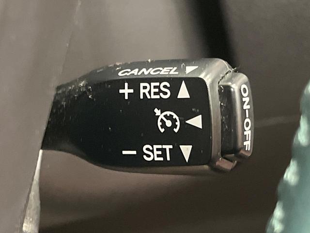 ヴェルファイア ２．４Ｚ　ゴールデンアイズ　純正ナビ　フリップダウンモニター　全周囲カメラ　両側電動ドア　禁煙車　電動リアゲート　ハーフレザーシート　コーナーセンサー　スマートキー　ＨＩＤヘッド　ＥＴＣ　クルコン（42枚目）