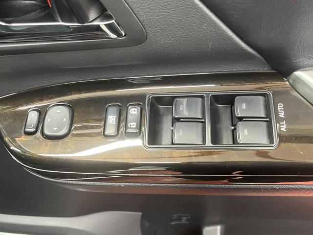 ヴェルファイア ２．４Ｚ　ゴールデンアイズ　純正ナビ　フリップダウンモニター　全周囲カメラ　両側電動ドア　禁煙車　電動リアゲート　ハーフレザーシート　コーナーセンサー　スマートキー　ＨＩＤヘッド　ＥＴＣ　クルコン（51枚目）