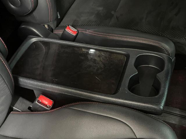 ヴェルファイア ２．４Ｚ　ゴールデンアイズ　純正ナビ　フリップダウンモニター　全周囲カメラ　両側電動ドア　禁煙車　電動リアゲート　ハーフレザーシート　コーナーセンサー　スマートキー　ＨＩＤヘッド　ＥＴＣ　クルコン（68枚目）
