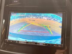 【バックカメラ】駐車時に後方がリアルタイム映像で確認できます。大型商業施設や立体駐車場での駐車時や、夜間のバック時に大活躍！運転スキルに関わらず、今や必須となった装備のひとつです！ 5