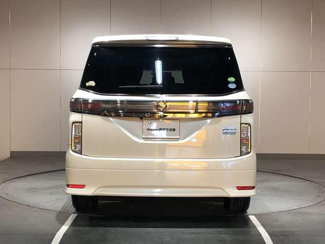 エルグランド ２．５　２５０ハイウェイスターＳ　アーバンクロム　ワンオーナー　純正８インチメモリーナビ（7枚目）