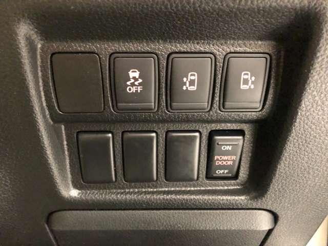 エルグランド ２．５　２５０ハイウェイスターＳ　アーバンクロム　ワンオーナー　純正８インチメモリーナビ（17枚目）