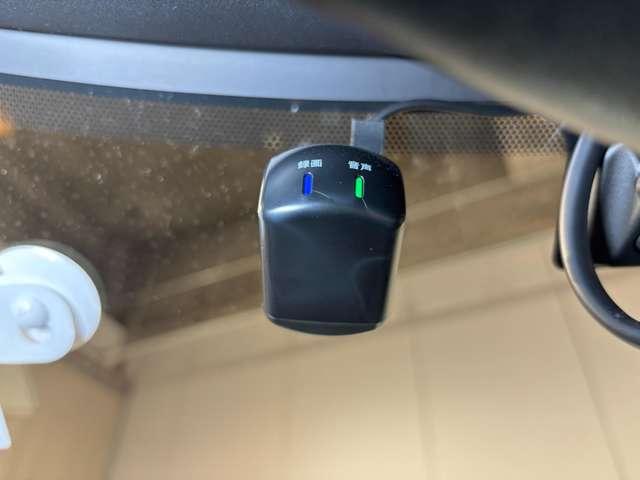 スカイライン ３．５　ハイブリッド　ＧＴ　４ＷＤ　レンタアップ　プロパイロット２．０（13枚目）