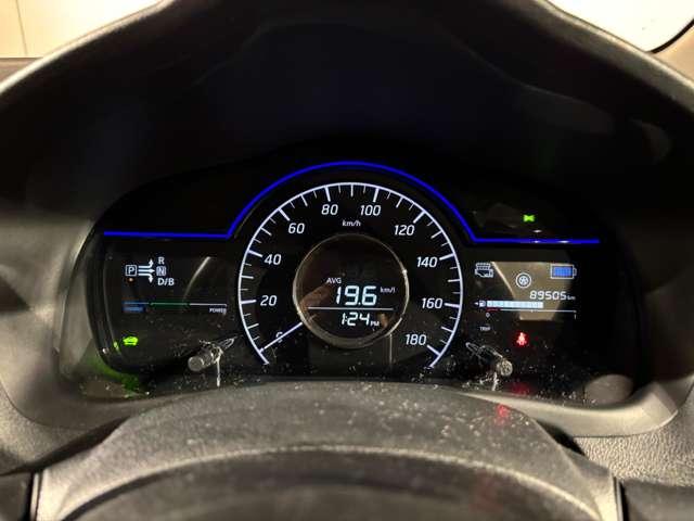 ノート e-パワー X ☆純正CDラジオ☆エマージェンシーブレーキ☆ETC☆ハイビームアシスト☆車線逸脱警報☆横滑り防止機能☆オートライト☆電動格納ミラー☆オートライト☆(3枚目)