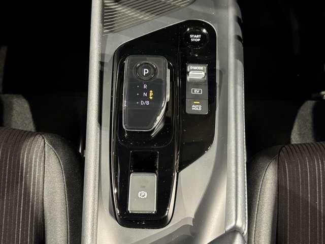 ノート １．２　Ｘ　当社試乗車　純正９インチメモリーナビ（16枚目）