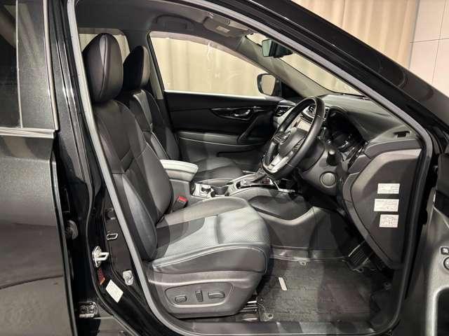 【フロントシート】電動でシートポジションが調整できます☆シートヒーターが付いています♪