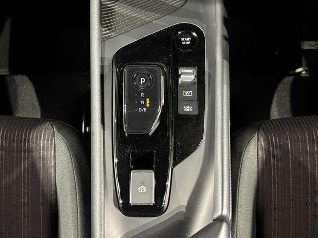 ノート １．２　Ｘ　当社試乗車　純正９インチメモリーナビ（15枚目）