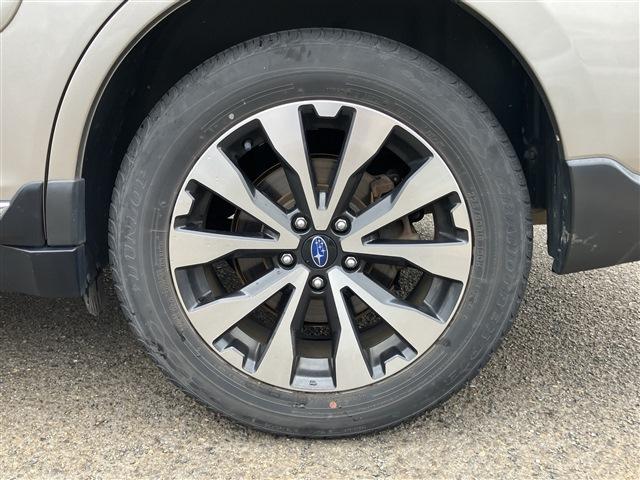 レガシィアウトバック リミテッド　４ＷＤ　純正ナビ　バックカメラ　フルセグＴＶ　アイサイト　レーンキープアシスト　電動リアゲート　ＥＴＣ　レザーシート　全席シートヒーター　パワーシート　ＬＥＤヘッドライト　フォグランプ　スマートキー（65枚目）