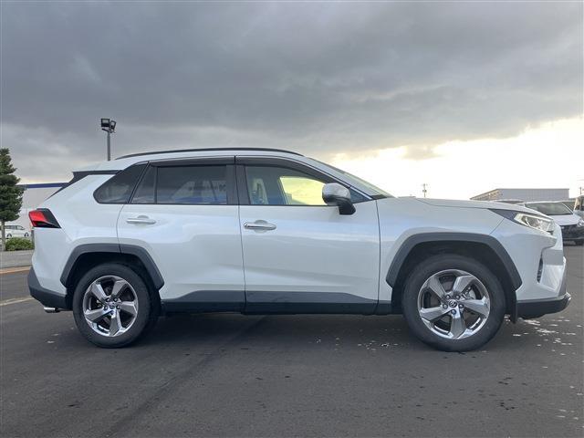 RAV4 ハイブリッドG 4WD 電動リアゲート ETC フルセグ バックカメラ シートヒーター ステアリングヒーター パワーシート ドラレコ セキュリティ スマートキー プッシュスタート 純正18インチAW(7枚目)
