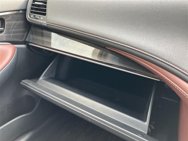 クラウンハイブリッド アスリートS ブラックスタイル 純正ナビ バックカメラ フルセグTV ドライブレコーダー シートヒーター D席N席側パワーシート ETC クルーズコントロール LEDヘッドライト 純正フロアマット ドアバイザー  コーナーセンサー(34枚目)