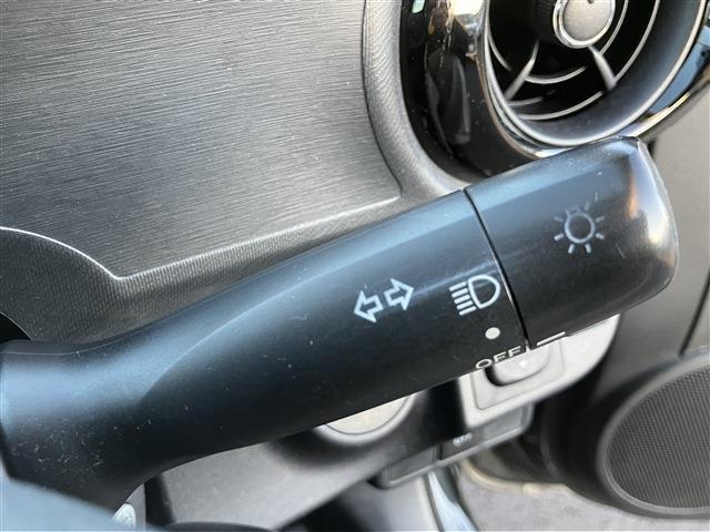 アクア S ナビ フルセグ バックカメラ ETC キーレス Bluetooth オートエアコン(19枚目)