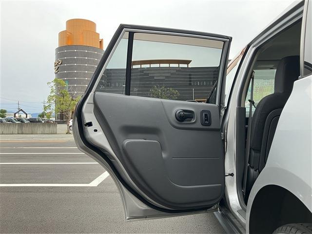 AD VE 4WD ナビ バックカメラ ETC フロアマット ドアバイザー(40枚目)