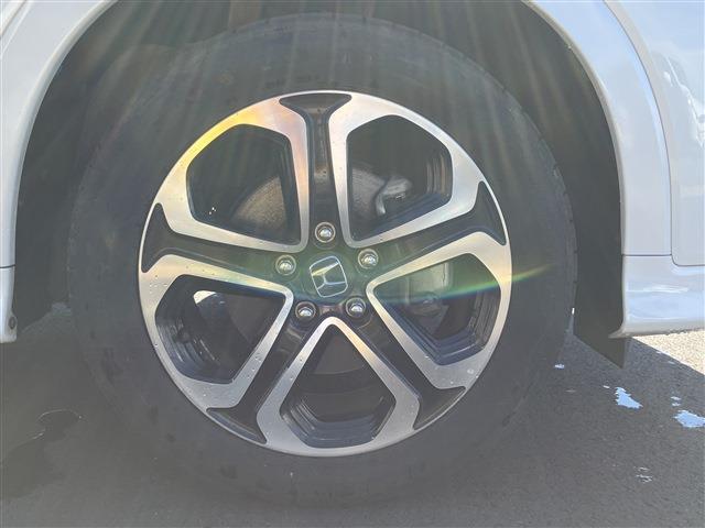 中古車でも安心してお乗りいただく為に、無料保証を付帯。もちろん、全国対応の保証となりますので安心してお買い求めいただけます。最長３年の有償保証もご用意しております。※一部対象外の車両もございます。