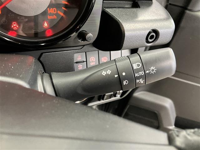 ジムニー ＸＣ　４ＷＤ　衝突軽減ブレーキ　レーンキープアシスト　ダウンヒルアシストコントロール　シートヒーター　純正アルミホイール　ウィンカーミラー　電動格納ミラー　ＬＥＤヘッドライト　フォグランプ　フロアマット（12枚目）