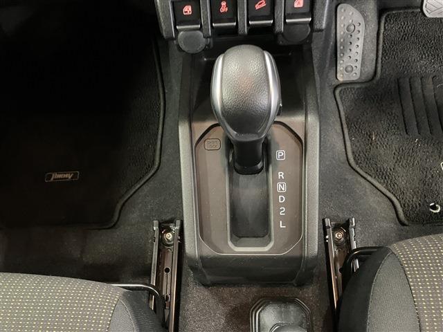 ジムニー ＸＣ　４ＷＤ　衝突軽減ブレーキ　レーンキープアシスト　ダウンヒルアシストコントロール　シートヒーター　純正アルミホイール　ウィンカーミラー　電動格納ミラー　ＬＥＤヘッドライト　フォグランプ　フロアマット（20枚目）