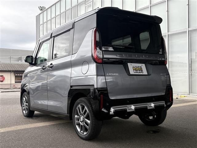 デリカミニ Ｔ　プレミアム　外ナビ　ハンズフリースライドドア　禁煙　全方位カメラ　　両側パワスラ　　ＥＴＣ　デジタルインナーミラー　ドラレコ前　マイパイロット　シートカバー　ＬＥＤライト　シートヒーター　ステアリングヒーター（10枚目）