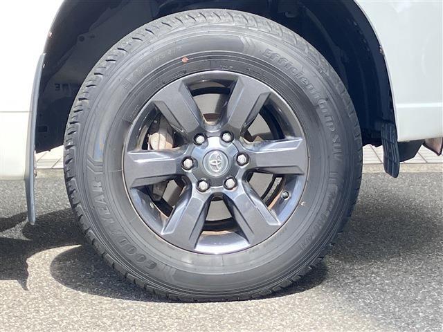 TOYOTA LAND CRUISER PRADO TX ARGENTO CROSS