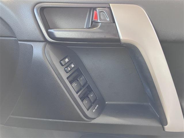 TOYOTA LAND CRUISER PRADO TX ARGENTO CROSS
