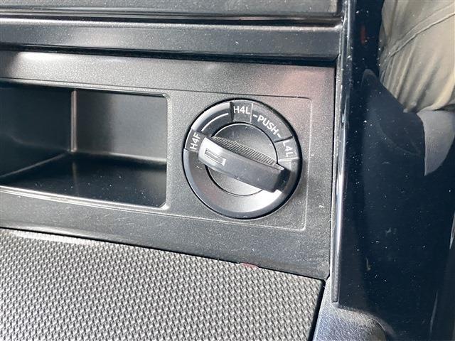 TOYOTA LAND CRUISER PRADO TX ARGENTO CROSS