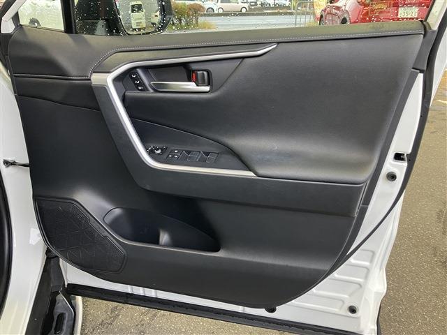 ＲＡＶ４ ハイブリッドＧ　４ＷＤ（11枚目）