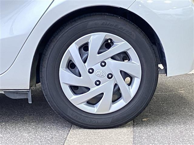 アクア Ｓ　ハイブリッド　純正ホイール　スマートキー　ＥＴＣ　ナビ　フルセグＴＶ　バックカメラ　シートヒーター（12枚目）