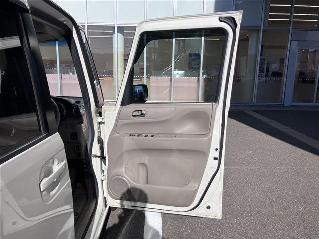 N-BOX G・ターボLパッケージ 純正ナビ★フルセグTV★バックカメラ★両側電動スライドドア★純正アルミホイール★スマートキー★プッシュスタート★ETC★パワーウィンドウ★フロアマット★横滑り防止装置(16枚目)