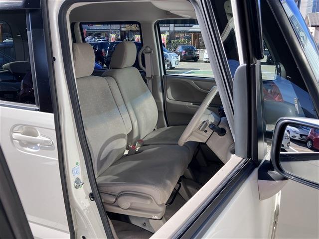 N-BOX G・ターボLパッケージ 純正ナビ★フルセグTV★バックカメラ★両側電動スライドドア★純正アルミホイール★スマートキー★プッシュスタート★ETC★パワーウィンドウ★フロアマット★横滑り防止装置(19枚目)