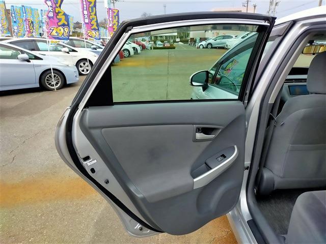 S 純正ナビ/フルセグTV/Bluetooth対応/ガイド付バックモニター/純正15インチAW/ビルトインETC/スマートキー2個/プッシュスタート/カーテンエアバック/ウィンカー付電動格式サイドミラー/(32枚目)