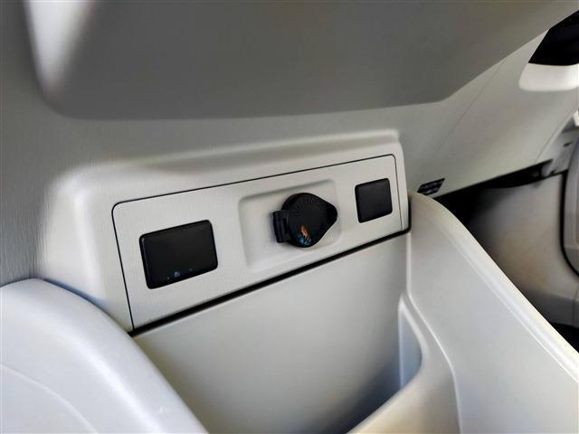 S Lセレクション 純正ナビ/フルセグTV(BT対応)/バックモニター/ビルトインETC/スマートキー1個/プッシュスタート/ステアリングリモコン/オートライト/ウィンカー付電格サイドミラー/サイドカーテンエアバック/(21枚目)