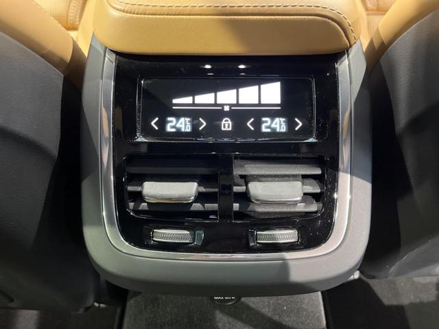 Ｔ５　インスクリプション　認定中古車　ｈａｒｍａｎ／ｋａｒｄｏｎ　茶革シート　全席シートヒーター　シートベンチレーション　純正９インチナビ　フルセグＴＶ　３６０°ビューカメラ　メモリー機能付きパワーシート(32枚目)