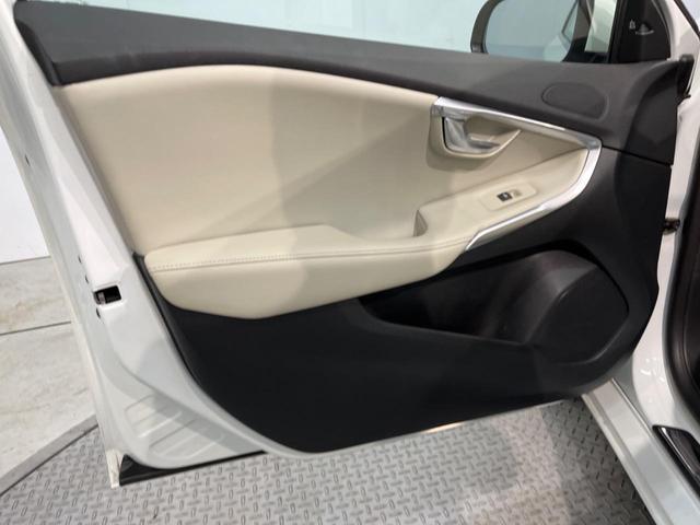 Ｖ４０ Ｔ３　インスクリプション　認定中古車　本革シート　ｈａｒｍａｎ／ｋａｒｄｏｎ　衝突被害軽減ブレーキ　アダプティブクルーズコントロール　シートヒーター　メモリー機能付パワーシート　バックカメラ（60枚目）