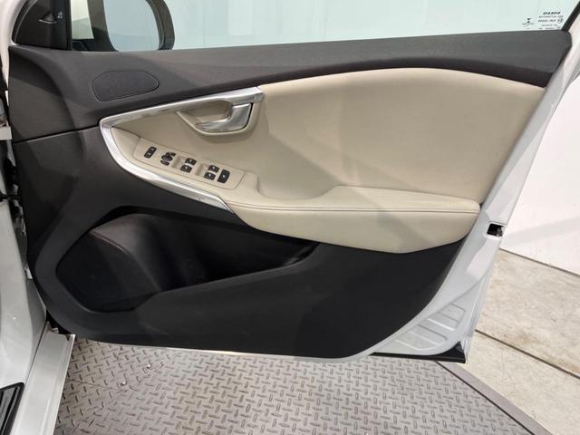 Ｖ４０ Ｔ３　インスクリプション　認定中古車　本革シート　ｈａｒｍａｎ／ｋａｒｄｏｎ　衝突被害軽減ブレーキ　アダプティブクルーズコントロール　シートヒーター　メモリー機能付パワーシート　バックカメラ（63枚目）