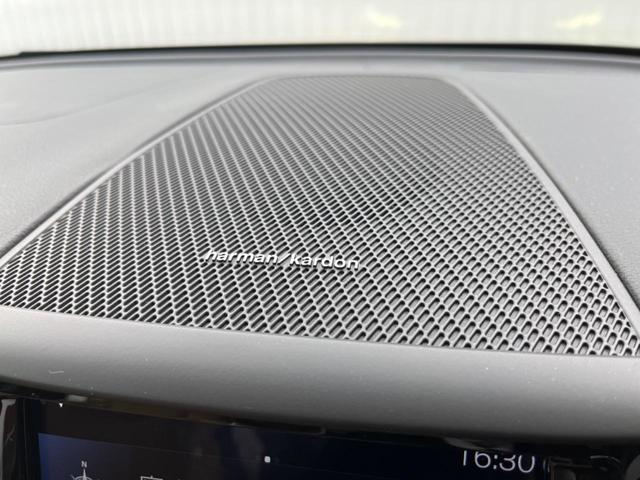 Ｄ４　ＡＷＤ　インスクリプション　認定中古車　サンルーフ　純正ナビ　３６０°ビューカメラ　アンバーレザーシート　ｈａｒｍａｎ／ｋａｒｄｏｎ　インテリセーフ　衝突被害軽減ブレーキ　マッサージ機能付シート　シートヒーター　電動リアゲート(8枚目)