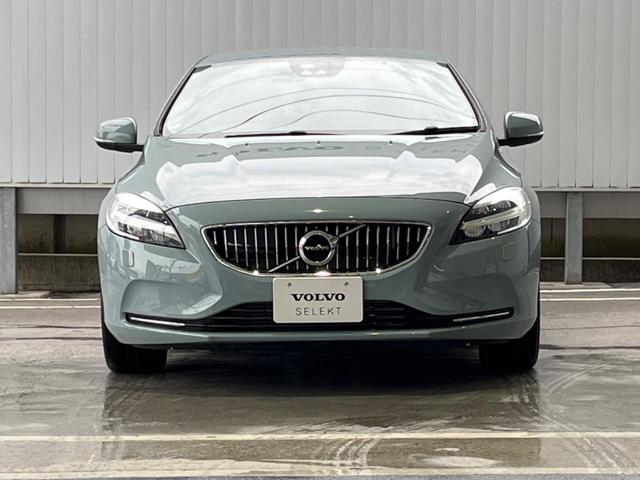 Ｖ４０ Ｄ４　インスクリプション　白革シート　禁煙車　ハーマンカードン　バックカメラ　純正ナビ　シートヒーター　メモリー機能付きパワーシート　純正１７インチＡＷ　パドルシフト　ＥＴＣ（17枚目）