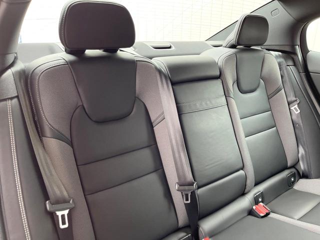 Ｓ６０ Ｂ５　Ｒデザイン　認定中古車　Ｂ＆Ｗプレミアムサウンド　パノラマサンルーフ　３６０℃ビューカメラ　アダプティブクルーズコントロール　レーダークルーズ　インテリセーフ　純正９インチナビ　禁煙車（13枚目）