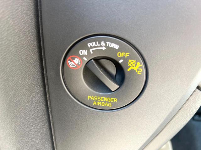 ＸＣ４０ プラス　プロ　Ｂ４　ＡＷＤ　認定中古車　Ｇｏｏｇｌｅ搭載　３６０°ビューカメラ　ＡｐｐｌｅＣａｒＰｌａｙ　Ｂｌｕｅｔｏｏｔｈ　シートヒーター　ブラインドスポットインフォメーション　車線逸脱警報　純正１８インチＡＷ　ＥＴＣ（29枚目）
