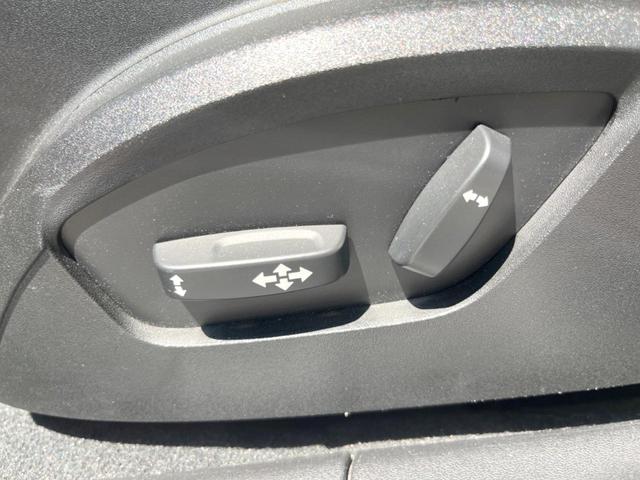 Ｖ４０ クロスカントリー　Ｔ５　ＡＷＤ　サマム　インテリセーフ　パノラマガラスルーフ　ｈａｒｍａｎ／ｋａｒｄｏｎ　黒革シート　純正ナビ　バックカメラ　シートヒーター　フルセグＴＶ　Ｂｌｕｅｔｏｏｔｈ　メモリーシート　パドルシフト（47枚目）