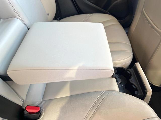 Ｖ４０ Ｔ３　クラシックエディション　認定中古車　ガラスルーフ　最終モデル　白革シート　インテリセーフ　衝突被害軽減ブレーキ　シートヒーター　パワーシート　ＬＥＤヘッドライト　バックカメラ　純正ナビ　レーダークルーズ　Ｂｌｕｅｔｏｏｔｈ（39枚目）