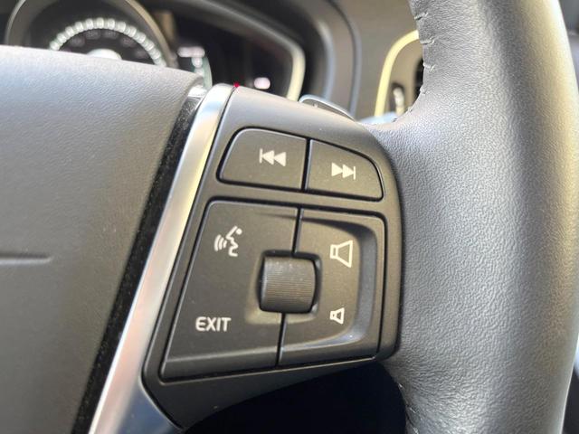 Ｖ４０ Ｔ３　クラシックエディション　認定中古車　ガラスルーフ　最終モデル　白革シート　インテリセーフ　衝突被害軽減ブレーキ　シートヒーター　パワーシート　ＬＥＤヘッドライト　バックカメラ　純正ナビ　レーダークルーズ　Ｂｌｕｅｔｏｏｔｈ（47枚目）