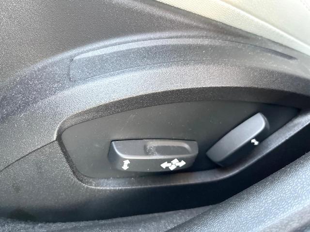 Ｖ４０ Ｔ３　クラシックエディション　認定中古車　ガラスルーフ　最終モデル　白革シート　インテリセーフ　衝突被害軽減ブレーキ　シートヒーター　パワーシート　ＬＥＤヘッドライト　バックカメラ　純正ナビ　レーダークルーズ　Ｂｌｕｅｔｏｏｔｈ（55枚目）