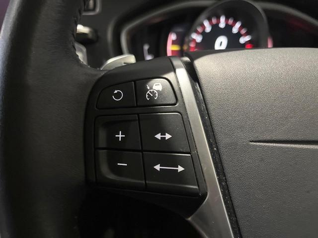 V40 クロスカントリー T5 AWD モメンタム インテリセーフ レーダークルーズ 禁煙車 シートヒーター パワーシート 純正ナビ バックカメラ Bluetooth トールハンマーLEDヘッド ブラインドスポットインフォメーション(10枚目)